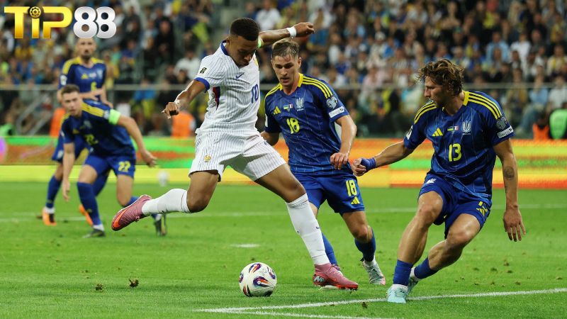 Lịch sử đối đầu Pháp vs Ukraine